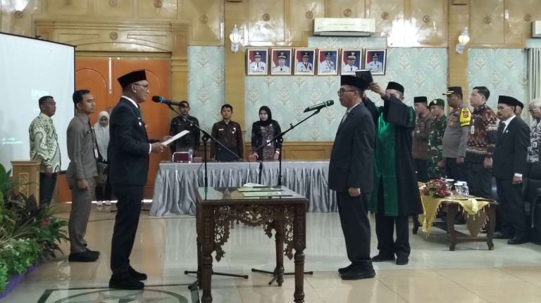 Breaking News, Bupati Sarolangun Hurmin Lantik Muhammad Arief Jabat Sekda Sarolangun 