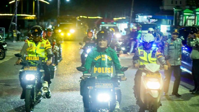 Bupati Sarolangun Hurmin Bersama Forkopimda Patroli Malam Perayaan Natal Tahun 2025