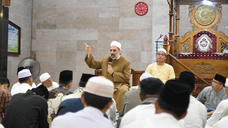 Pemkab Sarolangun Gelar Shubuh Akbar dan Peringatan Isra’ Mi’raj Bersama Syekh Ahmed Al-Sharif Dari Kairo 