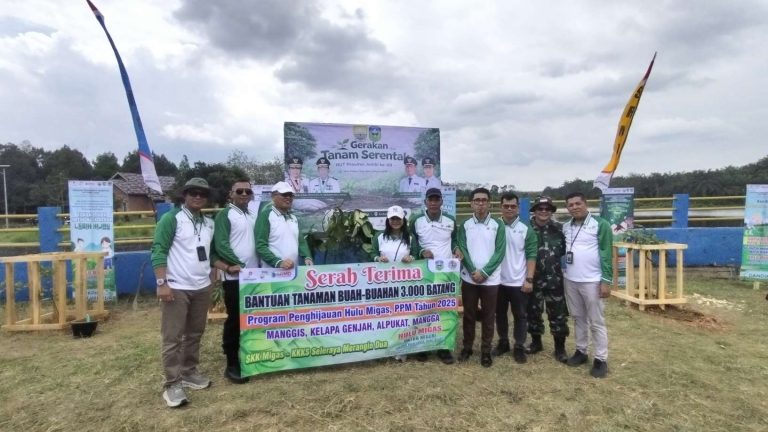 Dukung Gerakan Penanaman Pohon Serentak, SKK Migas-KKKS SRMD Serahkan Bantuan 3.000 Bibit Pohon Di Sarolangun 