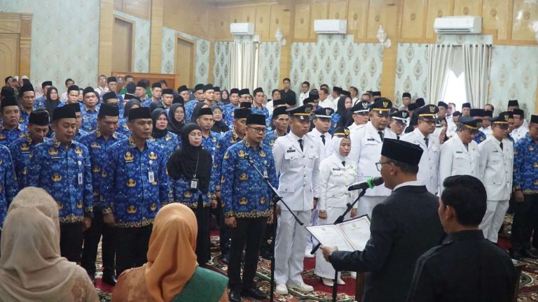 142 Pejabat Administrator dan Pengawas Resmi Dilantik, Kepala BKPSDM Sarolangun Bilang Begini