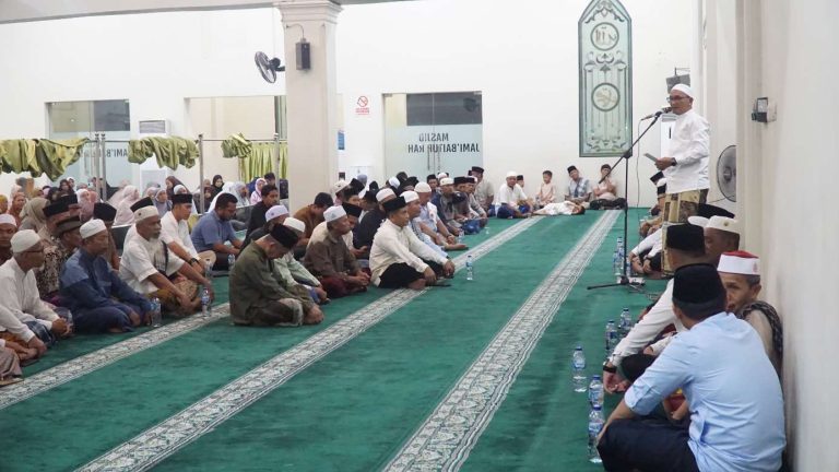 Bupati Sarolangun Hurmin Bersama Forkopimda Safari Ramadhan Ke Mesjid Baiturrahman Kelurahan Suka Sari 