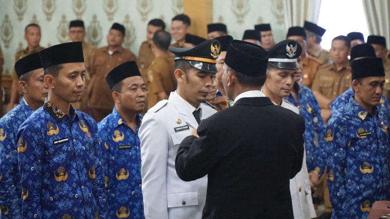 Layangkan Surat Edaran, Bupati Sarolangun Hurmin Himbau Warga Takbiran Idul Fitri Cukup Di Lingkungan Desa-Kelurahan Masing-masing 