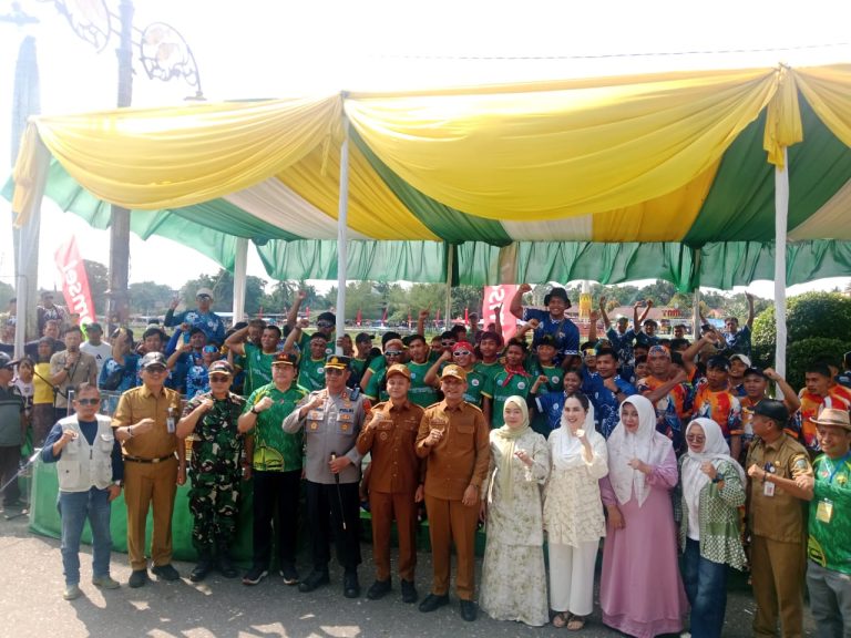 Meriah! Hurmin Buka Festival Balumbo Biduk Lebaran 1447 H di Sarolangun