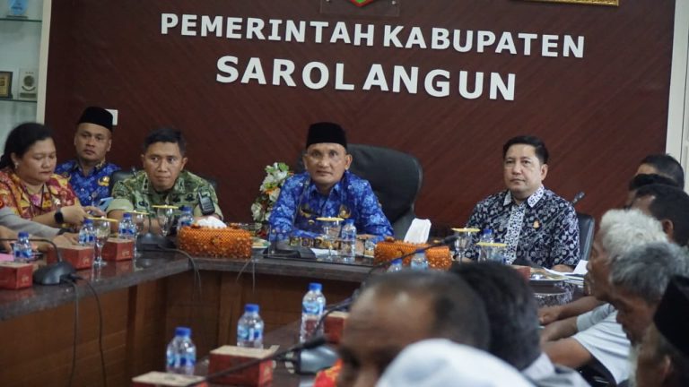 Bupati Hurmin Pimpin Rapat Penyelesaian Konflik Antara PT SAL Dengan SAD