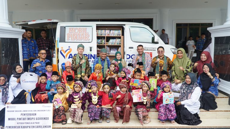 Program TJSL Dorong Kecerdasan Anak, Bupati Hurmin Terima Bantuan MoPi Dari PT Askrindo