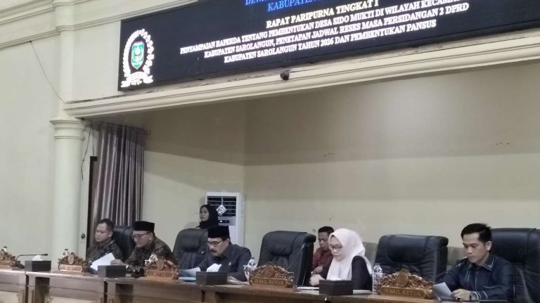 DPRD Sarolangun Rapat Paripurna Penyempaian Raperda Pembentukan Desa Sido Mukti