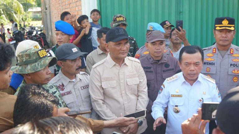 Ketua DPRD Sarolangun Ahmad Jani Sambut Kunker Gubernur Jambi Al Haris Salurkan Bantuan Korban Banjir Di CNG