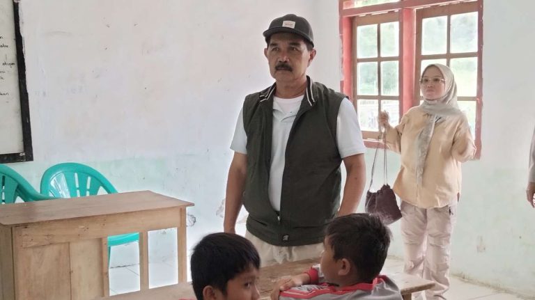 Ketua DPRD Sarolangun  Dorong Pembukaan Jalan Penghubung Antar Desa di Kecamatan Batang Asai