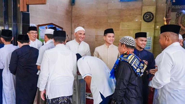 Bupati Sarolangun Hurmin Sholat Idul Adha 1447 Hijriyah  Di Mesjid As-Sulton 
